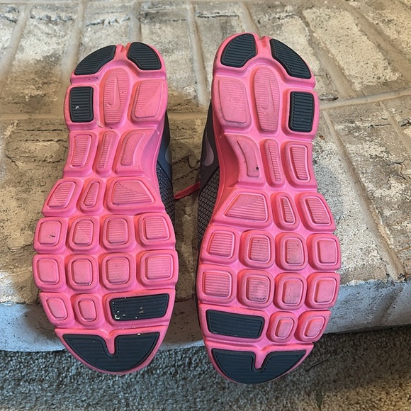 Nike Gray and Pink Sneakers - Picture 5 of 5